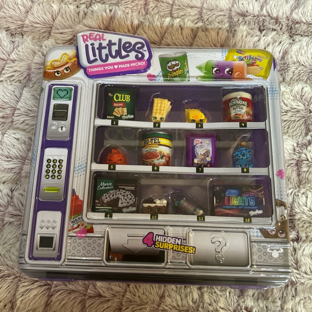 Real Littles Shopkins Vending Machine Mini 16 Pack 4 Hidden
Surprises New Sealed